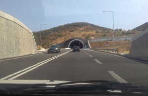 Violento scontro frontale in galleria: sei feriti, gravi marito e moglie