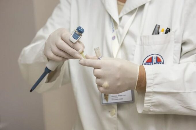 Epatite C, mancano i fondi: cure a rischio per 10 mila pazienti