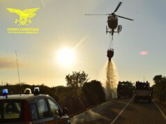 Incendi: 25 roghi in Sardegna, intervengono i mezzi aerei
