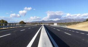 Strade, quasi 4 miliardi per la rete viaria sarda. Solinas: “Completare lavori già iniziati”