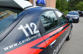 Sinnai: carabinieri scoprono una festa in villa, per 15 ragazzini la multa da 400 euro
