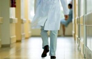 Brotzu, operatori sanitari in servizio senza conoscere esito del tampone