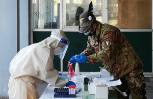 Covid, in Italia 10 morti e 927 nuovi positivi in un giorno