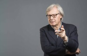 Eolico, Sgarbi annuncia battaglia contro le pale in Sardegna