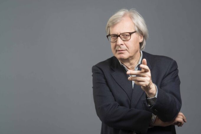 Vittorio Sgarbi in Sardegna per raccontarne la bellezza (e la bruttezza)
