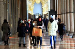 Super Green pass, sì della Confesercenti: l’importante è salvare il Natale