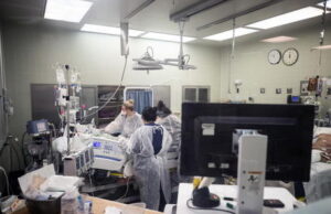 Covid, nell’isola diminuiscono i contagi ma aumentano i ricoveri e gli isolamenti Covid