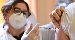 Covid, consiglieri Pd a Figliuolo: “Urgente cambio di passo, Sardegna ultima nel Paese” vaccini
