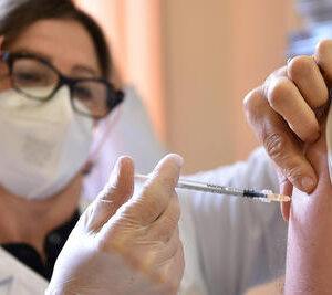 Vaccini per i ragazzi dai 12 ai 18 anni, Solinas: “Nuovo importante passo avanti” vaccini