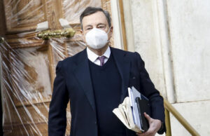 Covid, Draghi su vaccini: “Apertura totale confini fondamentale per produzione”