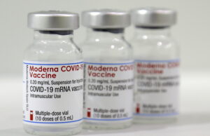 Vaccini Covid mRna e miocarditi rare, Oms: “Probabile legame” vaccino Moderna