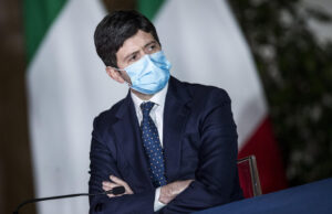 Covid, vaccini: per Speranza terza dose “molto probabile” Speranza