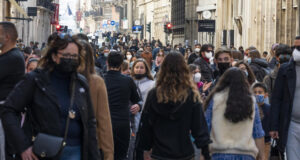 Covid: In Italia 18.938 nuovi contagi, 460 vittime. Tasso di positività sale al 5,2%