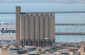 Cagliari, abbattimento dei silos nel porto: martedì 4 maggio nuova esplosione