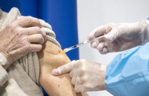 Caos vaccini a Cagliari: all’hub manca il medico rianimatore