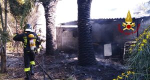 Quartu, fiamme in un terreno a Flumini: intervento dei Vigili del Fuoco