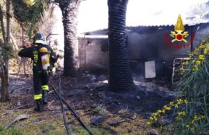 Quartu, fiamme in un terreno a Flumini: intervento dei Vigili del Fuoco