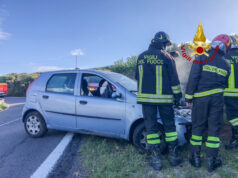 Santa Caterina di Pittinuri, perde controllo dell’auto e finisce fuori strada: illesa