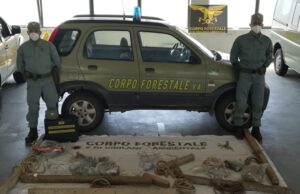 Cabras: piazzava cavetti d’acciaio per catturare cinghiali a Is Arutas, scoperto e denunciato dalla Forestale