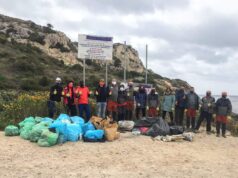 Sant’Elia, il Comune di Cagliari promuove una pulizia della spiaggia: i pazienti psichiatrici in prima linea