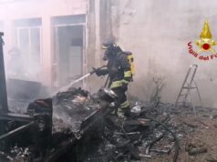 Maracalagonis, in fiamme un camper: sul posto i vigili del fuoco