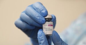 Vaccino AstraZeneca: attesa parere Ema su possibili limitazioni nell’utilizzo AstraZeneca