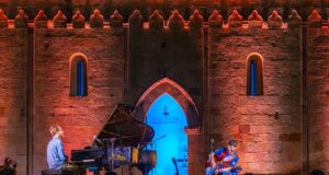 Festival Dromos edizione numero ventitré nell’Oristanese tra luglio e agosto sotto il titolo “Lucciole”.