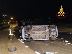 Sassari, auto si ribalta: un ferito