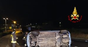 Sassari, auto si ribalta: un ferito