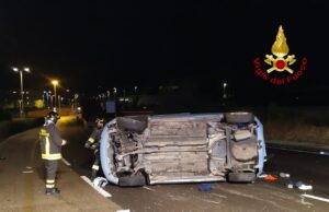 Sassari, auto si ribalta: un ferito