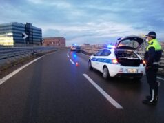 Cagliari, perde il controllo dell’auto e finisce sul guard rail: un ferito