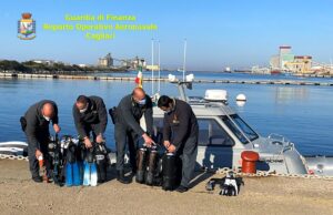 Oristano: Gdf scopre pescatori di frodo nell’area Marina protetta del Sinis-Mal di Ventre, due denunce