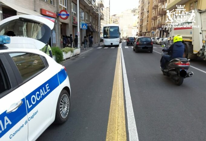 Cagliari, bus investe pedone in via Bacaredda: ferito un 36enne