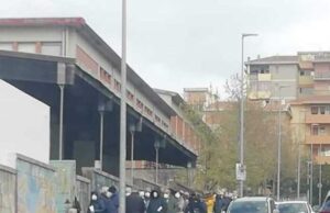 Vaccini: centinaia di 80enni assembrati al freddo a Nuoro