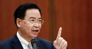 Nave militare Usa nello stretto di Taiwan, ira di Pechino