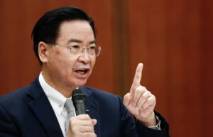 Nave militare Usa nello stretto di Taiwan, ira di Pechino