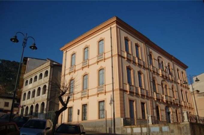 A Guspini 12 nuovi positivi, metà riguardano la ‘variante inglese’: sindaco chiude tutte le scuole