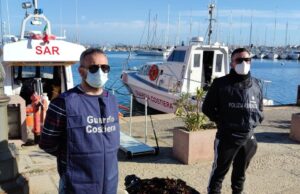 Alghero: pescatori di frodo sorpresi a prelevare ricci a Capo Caccia, tre denunce