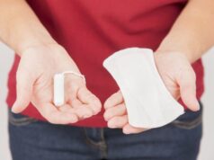 Vendita assorbenti vietata dopo le 18, “Non sono beni di prima necessità”: la denuncia di Alessia assorbenti mestruzioni