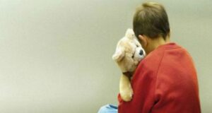 Giornata dell’autismo, la testimonianza di Cinzia: “Desiderio che si pensi a questa sindrome seriamente e per tutto l’anno” autismo