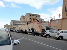 Cagliari, proteste lavoratori servizio rimozione: carro attrezzi bloccano la strada