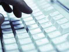 Monserrato: ricattato sul web da una giovane, una denuncia computer