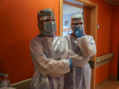 Covid, i numeri continuano a diminuire ma ci sono altri 2 decessi