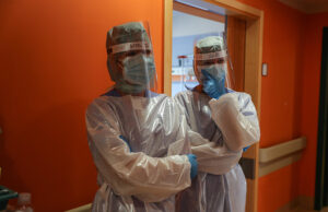 Covid, i numeri continuano a diminuire ma ci sono altri 2 decessi