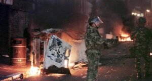 Nuovi scontri a Belfast nonostante appelli Gb e Dublino