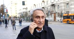 Emilio Fede ricoverato al San Raffaele: è in gravi condizioni Emilio Fede