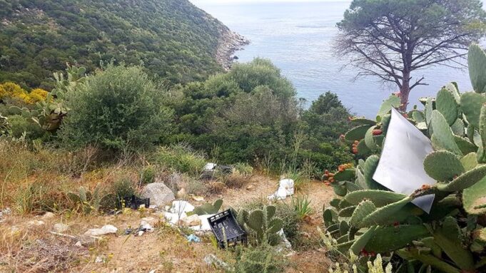 Quartu, discarica nel punto panoramico ‘Sa perda de su Cramu’ – Mobilitati con noi!