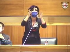 Politica, scontro Manca (M5s)-Pais su fondi per ambulanti: “Le tolgo la parola, basta”