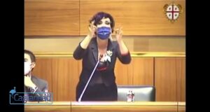 Politica, scontro Manca (M5s)-Pais su fondi per ambulanti: “Le tolgo la parola, basta”