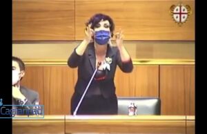 Politica, scontro Manca (M5s)-Pais su fondi per ambulanti: “Le tolgo la parola, basta”